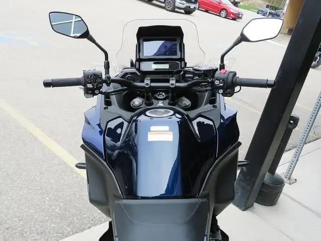 2025 Honda NT1100 DCT in Sport Touring in Cambridge - Image 7