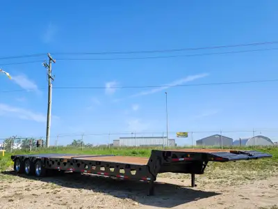 2004 Aspen 47 Ton Scissorneck / Folding neck Trailer / Tri axle / 51 ft Long 9 ft 6 in Wide Air Ride...
