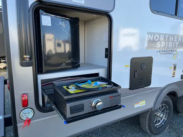 2026 Coachmen Northern Spirit in Travel Trailers & Campers in Terrace - Image 17