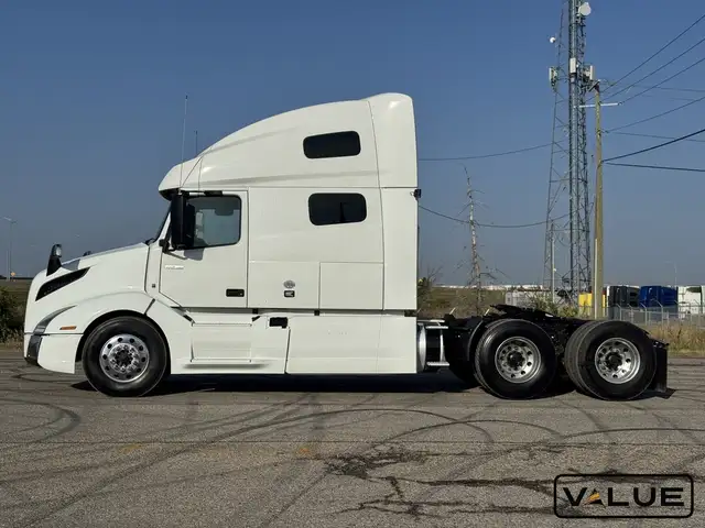 2022 Volvo VNL760 D13 | 455HP | 2.79 RATIO | I-SHIFT in Heavy Trucks in Calgary - Image 10