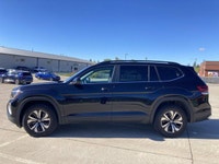 Power Driver's Seat, Leather Seats, Hitch Receiver, Heated Steering Wheel, Heated Seats - Front, Fac... (image 9)