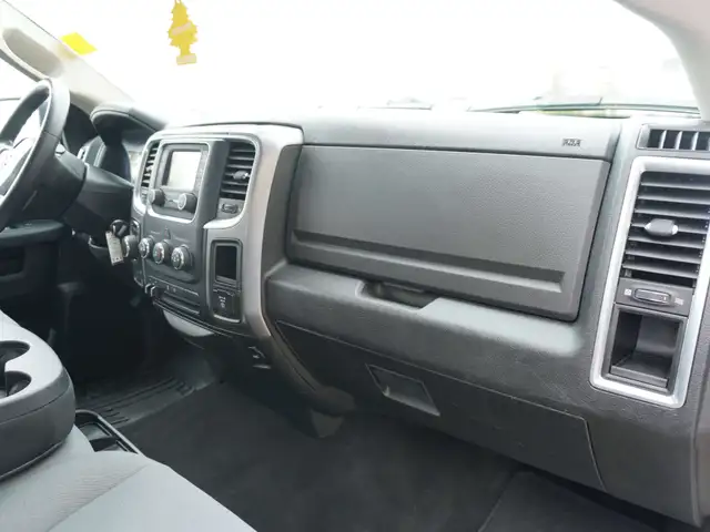 2023 Dodge RAM 1500 SLT Crew Cab - SHORT BED | 4x4 | LOW KMS!!! in Cars & Trucks in Winnipeg - Image 30