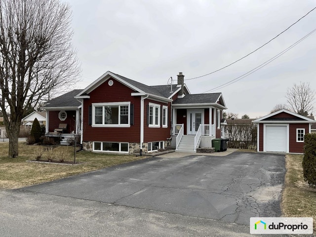 $449,999 - Bungalow for sale in St-Germain-De-Grantham — photo 1