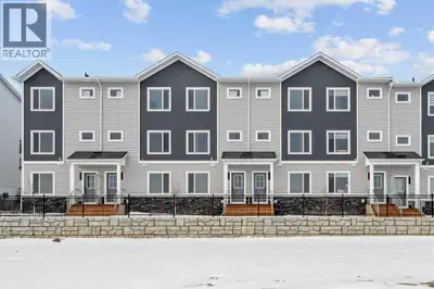 2 YEARS FREE CONDO FEES | NEW BUILD TOWNHOMES | LOW CONDO FEES | 3 BED (2 UP, 1 DOWN) / 2.5 BATH / 1...