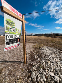 One Acre Serviced Country Building Lot, Shedden, ON