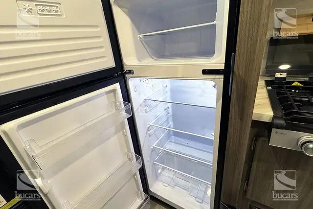 2026 VENTURE RV SONIC LITE 169VRK in Travel Trailers & Campers in Calgary - Image 18