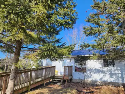 FOR RENT – 70 Morgan Road, Bloomfield, Prince Edward County, ON $2,200/month + Utilities Detached Ga...