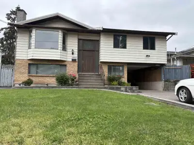 Welcome to 14863 87A Avenue! Falls in transit oriented area with great potential for development. Ne...