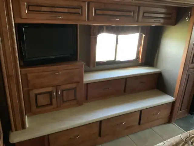 2011 Holiday Rambler Ambassador 36PFT in RVs & Motorhomes in Barrie - Image 27