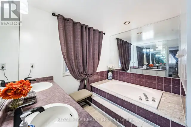 40 OAKDALE ROAD Vaughan (Maple), Ontario in Houses for Sale in Markham / York Region - Image 35