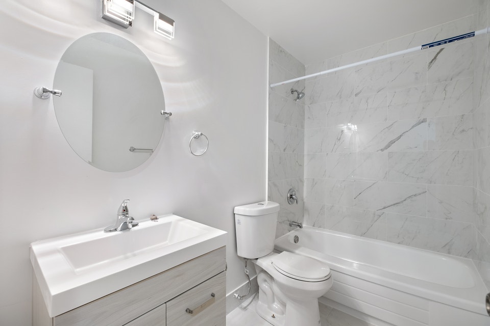 Webster Apartments - Renovated 2 Bedroom Apartment for Rent 5