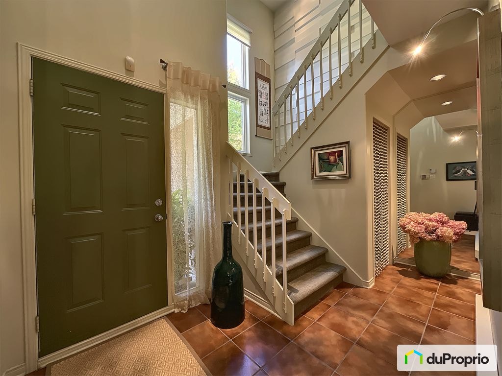 $699,000 - Townhouse for sale in Longueuil (Vieux-Longueuil) — photo 2