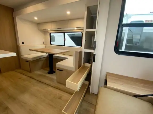 2026 Winnebago Thrive 22MBH in Travel Trailers & Campers in Bedford - Image 17