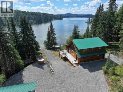 Meticulously updated 5 bedroom, 2900 sq. ft. log home, 2.4 ac, 550ft waterfront, quiet bay on Bridge...
