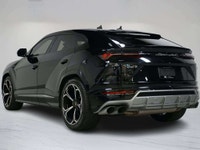 This 2020 Lamborghini Urus is a local Ontario vehicle with a clean Carfax report. Featuring a panora... (image 4)