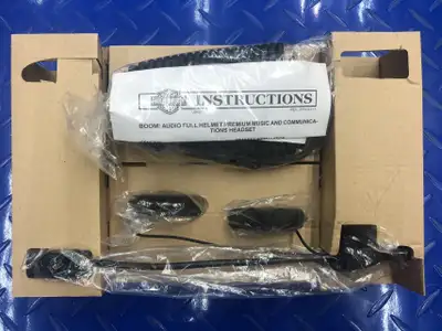 New in the box never used Genuine Harley Davidson headset paid $300 first $150 firm takes it. Also 1...