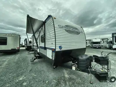 Keystone Springdale Classic travel trailer 261BHC highlights: Super Slide Out Extra Large Pantry Fro...