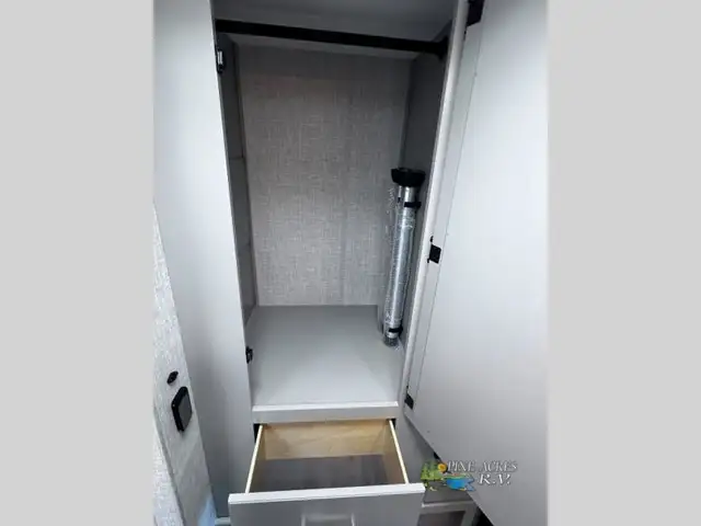 2024 Thor Motor Coach Gemini AWD 23TE Brand new ! Save Huge ! in RVs & Motorhomes in Moncton - Image 40