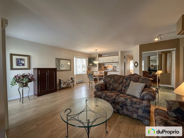 $384,900 - Condominium for sale in Chomedey — photo 1