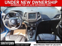2022 Jeep Cherokee Trailhawk Experience the Jeep Cherokee Trailhawk with only 122366 km on the odome... (image 9)