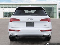 * Wheels: Upgraded 19-inch contrast grey, partly polished wheels (standard on Komfort are 18-inch) *... (image 3)