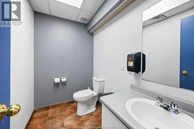 4510 RHODES Unit# 330 Windsor, Ontario in Commercial & Office Space for Rent in Windsor Region - Image 11