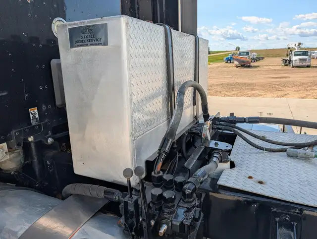 2015 KENWORTH T880 in Heavy Trucks in Saskatoon - Image 16