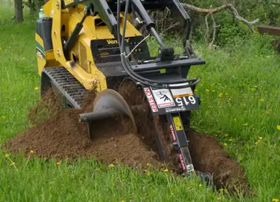 Bradco 615 and 615F Trenchers provide 24", 30" and 36" digging depths to fit most applications and i...