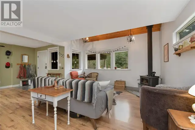 300 Bonsai Pl Qualicum Beach, British Columbia in Houses for Sale in Parksville / Qualicum Beach - Image 9