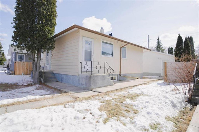 962 Simpson Avenue Winnipeg, Manitoba in Houses for Sale in Winnipeg - Image 2