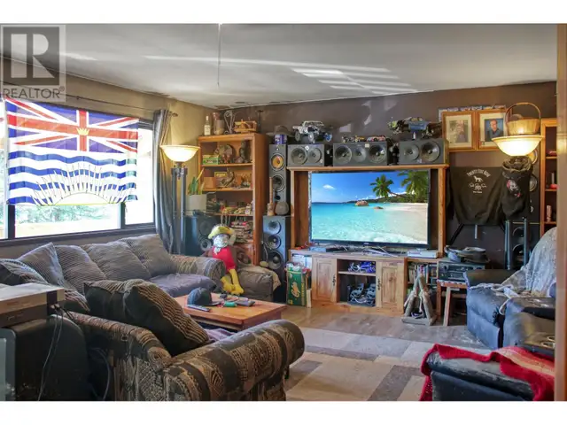 8245 BRIDGE LAKE NORTH ROAD Bridge Lake, British Columbia in Houses for Sale in 100 Mile House - Image 5