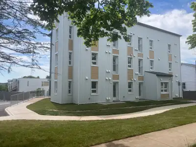 Units Available September 1st Modern and comfortable unit featuring: Stainless steel fridge Efficien...