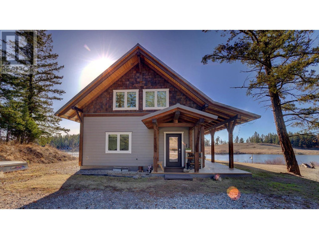 3112 DOCTORS LAKE ROAD 150 Mile House, British Columbia in Houses for Sale in Williams Lake