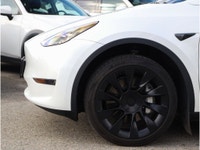 2023 TESLA MODEL Y LONG RANGE - NO ACCIDENTS - BC VEHICLE - NAVIGATION - BACKUP CAMERA - HEATED FRON... (image 5)