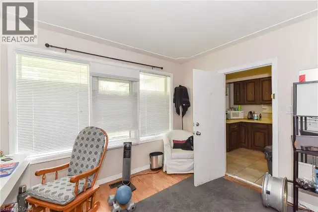 166 ELGIN Crescent Waterloo, Ontario in Long Term Rentals in Kitchener / Waterloo - Image 4