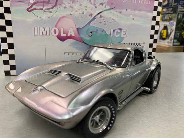 1963 Exoto Corvette Grand Sport Coupe Model Car in Toys & Games in Oakville / Halton Region