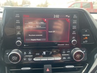 New Arrival. Beautiful XSE with RED interior! AWD and Loaded. 3.5L V6. Heated seats. navigation. car... (image 4)