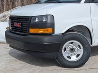 Powerful 4.3L Gas V6 engine | Equipped with traction and stability control | Includes block heater f... (image 2)