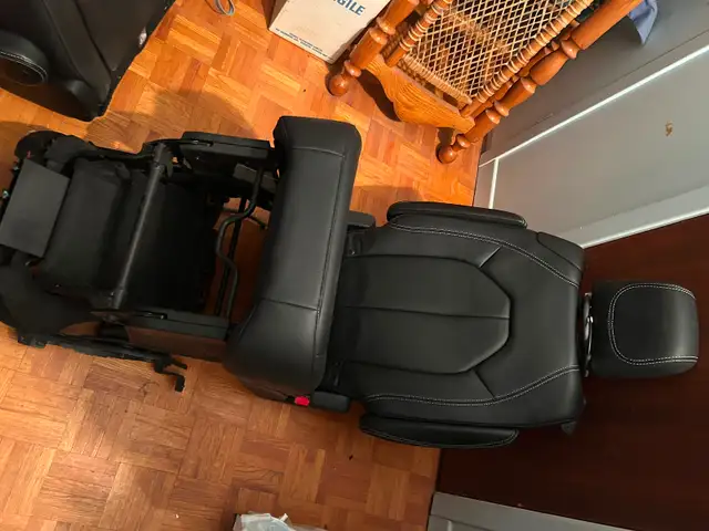 Siège électrique Pacifica 2022 in Other Parts & Accessories in Drummondville - Image 2