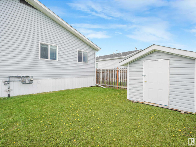 5326 54 AV Andrew, Alberta in Houses for Sale in Strathcona County - Image 3