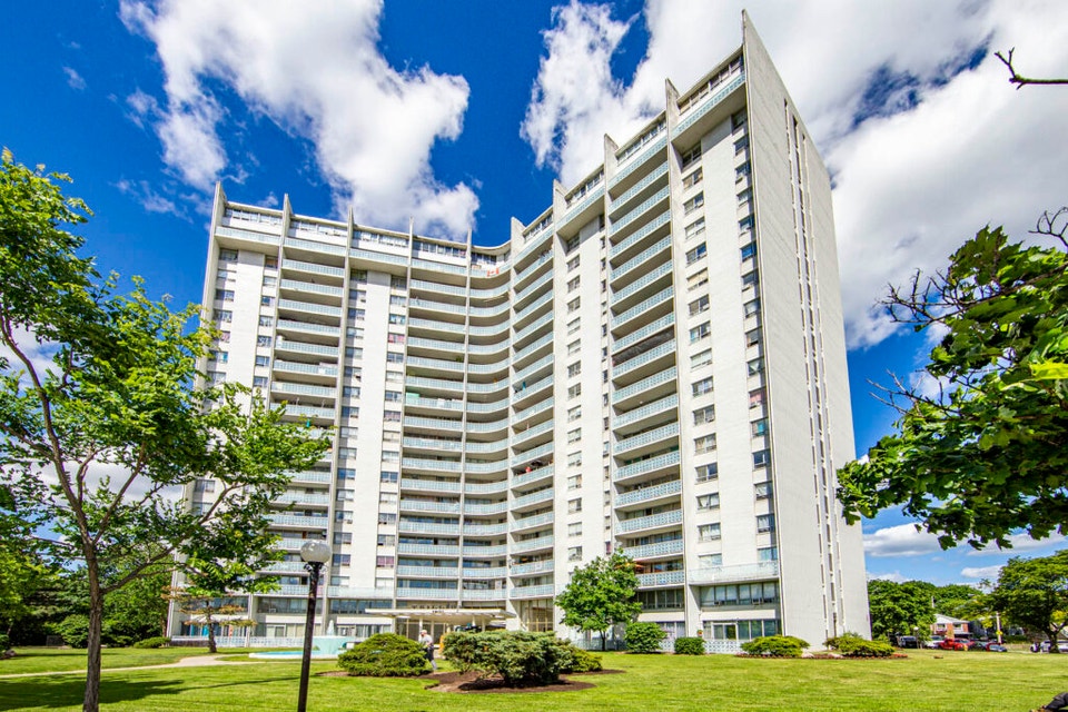 East York 1 Bedroom Apartment for Rent - 1501 Woodbine Avenue 3