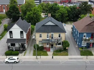 Barrie, great ground level bachelor, 1 parking, and utilities in