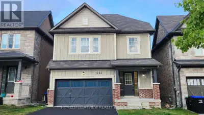 Gorgeous Open Concept 4 Bed Room House In Quiet Crescent,High Ceiling,2500 Sqf, Best Layout In Neigh...