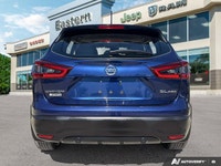 | Heated Front Seats | Heated Steering Wheel | Power Moonroof | NissanConnect Featuring Apple CarPla... (image 3)