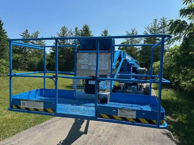 2014 Genie Z60 Diesel Articulating Boom Fully Serviced in Heavy Equipment in Hamilton - Image 14