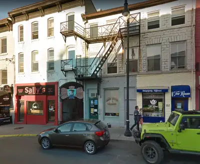 201B Wellington St - 2 bed, 1 bath - 2 Bedroom Apartment for Ren