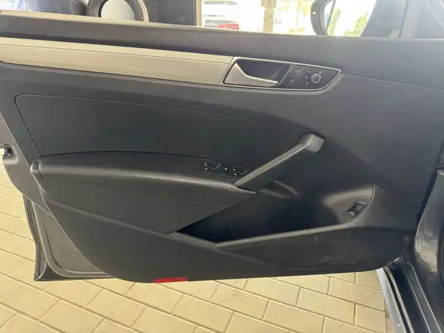 2016 Volkswagen Passat 4dr Sdn 1.8 TSI Auto Trendline+ in Cars & Trucks in Longueuil / South Shore - Image 16