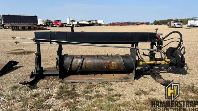 HONEYBEE HONEY BEE Combine Header Adapter in Farming Equipment in Edmonton - Image 3