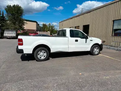 Driven 940,854 km Automatic transmission Exterior color: White · Interior color: Grey Good condition...