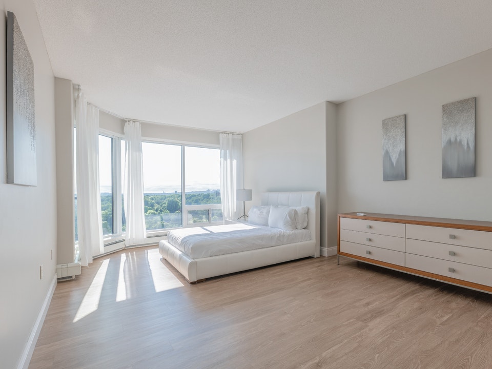 GORGEOUS BACHELOR APARTMENT NEAR PUBLIC GARDENS 4